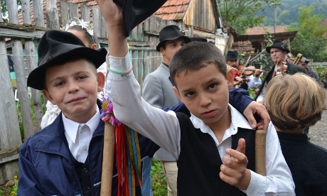 Vasárnap a kicsik mulatságát rendezik meg. Illusztráció Vasárnap a kicsik mulatságát rendezik meg. Illusztráció