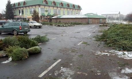 KaracsonyiFenyoJuniorParkolo