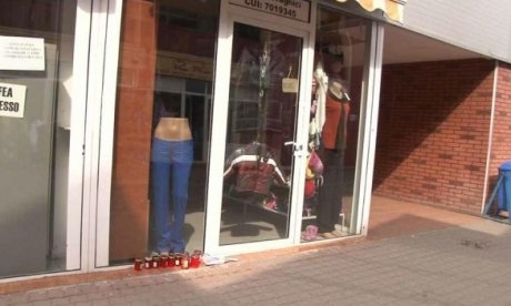 Itt akasztotta fel magát RuhasuzletKirakat