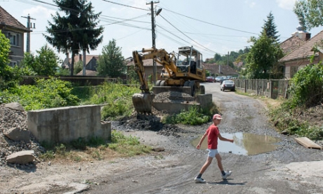 Elbontott híd a Szejke patakán. Fotó: Kakasy Botond templomhid