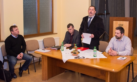 Bejelentkezés helyett gyűlésezett a városi RMDSZ. Fotó: Kakasy Botond Bejelentkezés helyett gyűlésezett a városi RMDSZ. Fotó: Kakasy Botond