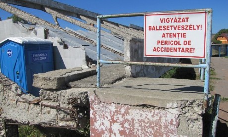 A katasztrofális állapotban levő székelyudvarhelyi stadion