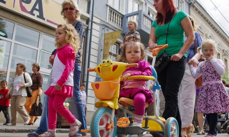 A gyerekek lesznek a főszereplők, de a szülők se unatkozhatnak szerdán. Fotó: archív