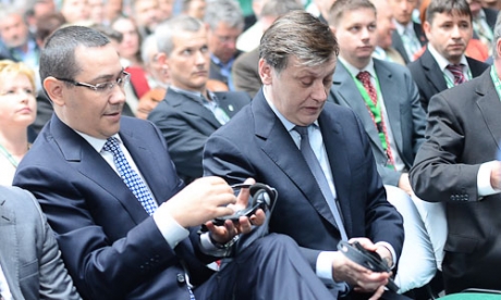 Victor Ponta román miniszterelnök az RMDSZ 11. kongresszusán