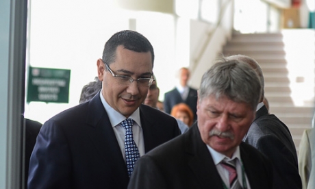 Victor Ponta távozik az RMDSZ 11. kongresszusáról, Csíkszeredában