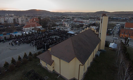 Sok ezer híve vett búcsút Páterétől fotó: Fülöp Attila