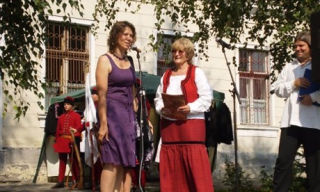 MivesEmberekSokadalma_Megnyito