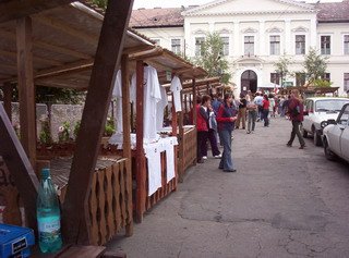 MivesEmberekSokadalma